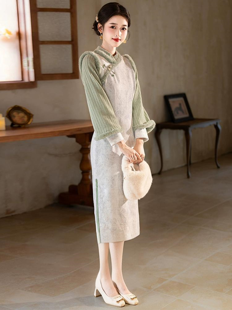New Chinese Style Green Long Sleeve Qipao