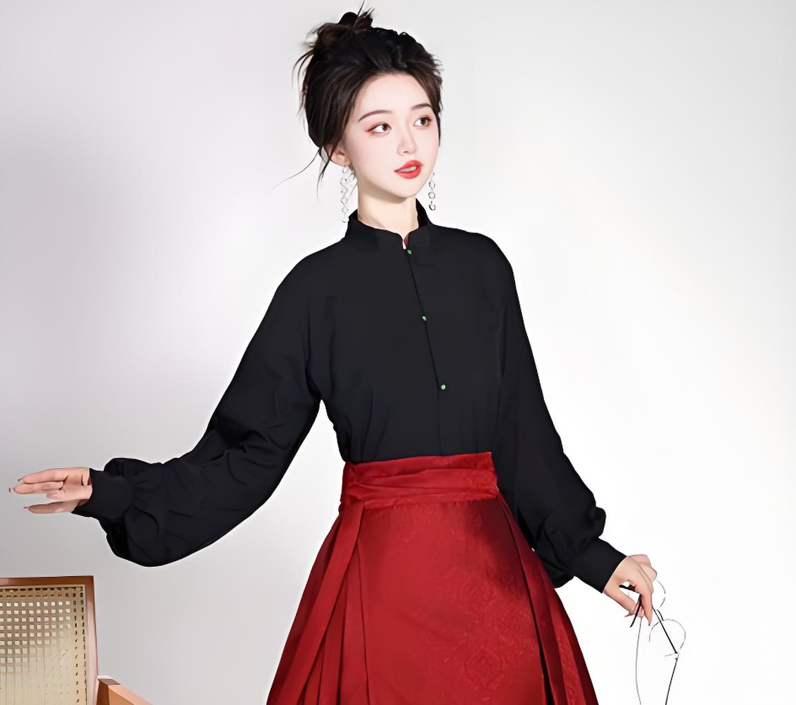 Red Horse Face Skirt