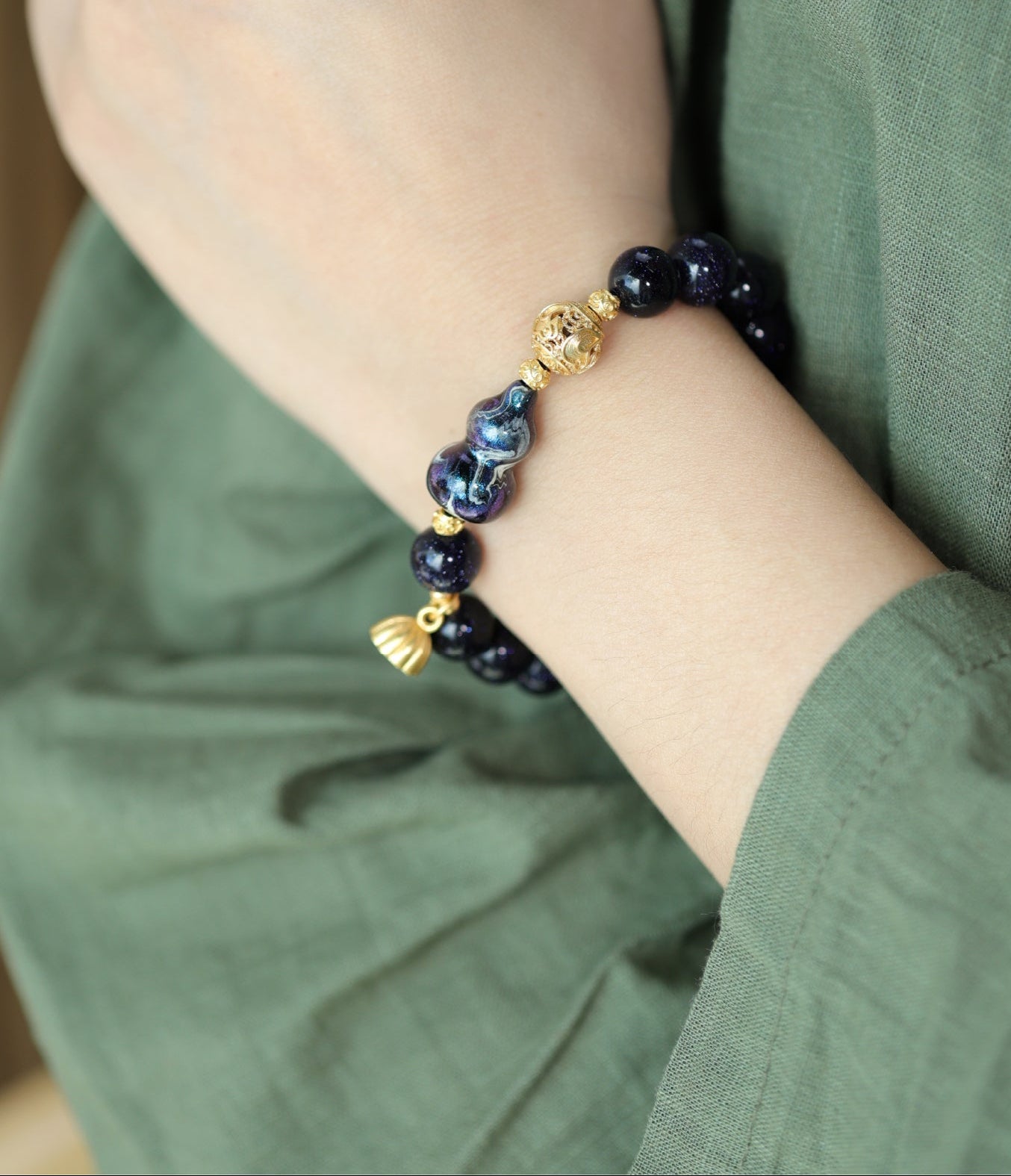 Blue sandstone bracelet