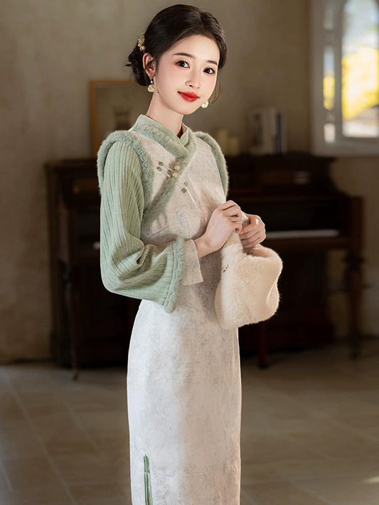 New Chinese Style Green Long Sleeve Qipao